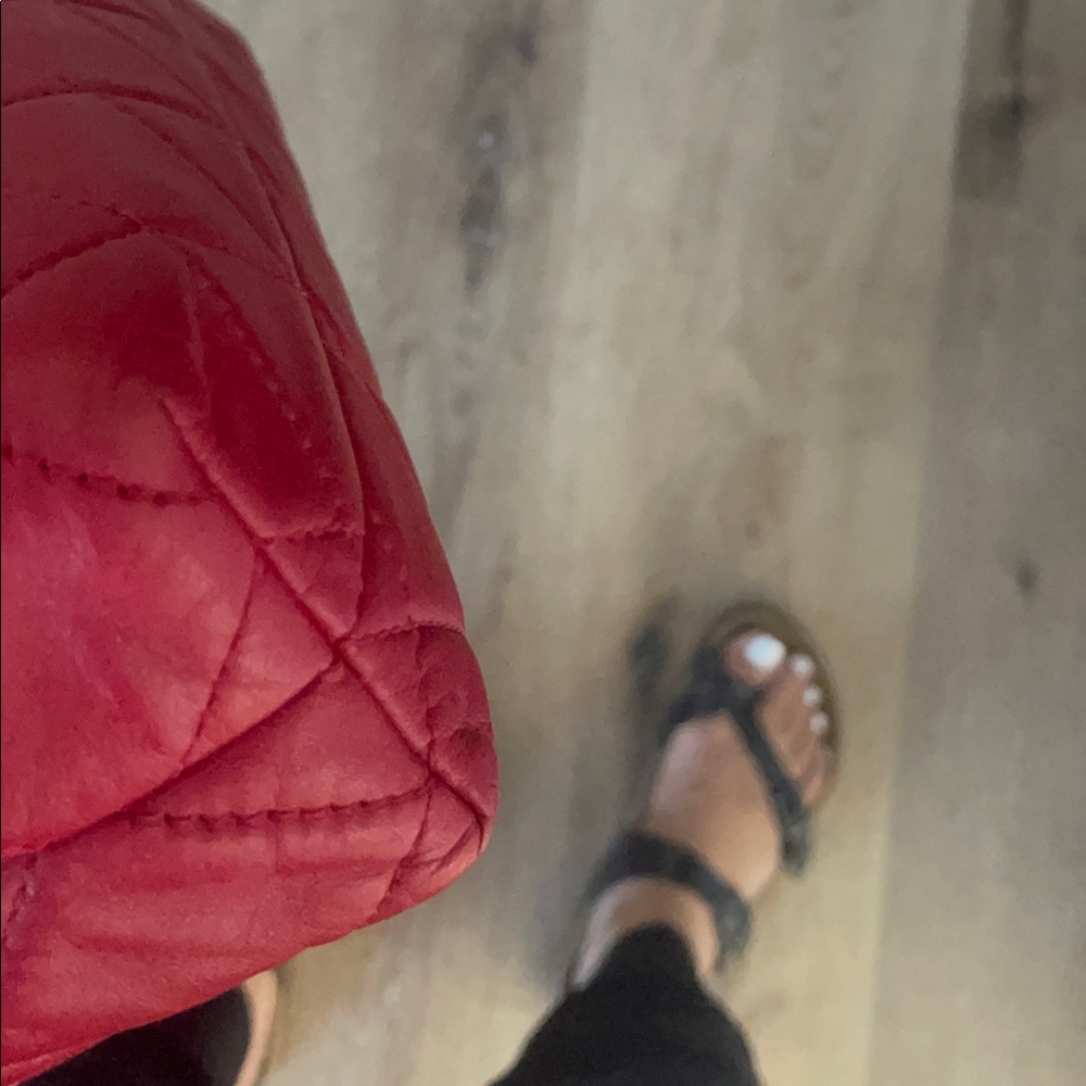 Beautiful red Chanel bag. - Picture 6 of 7